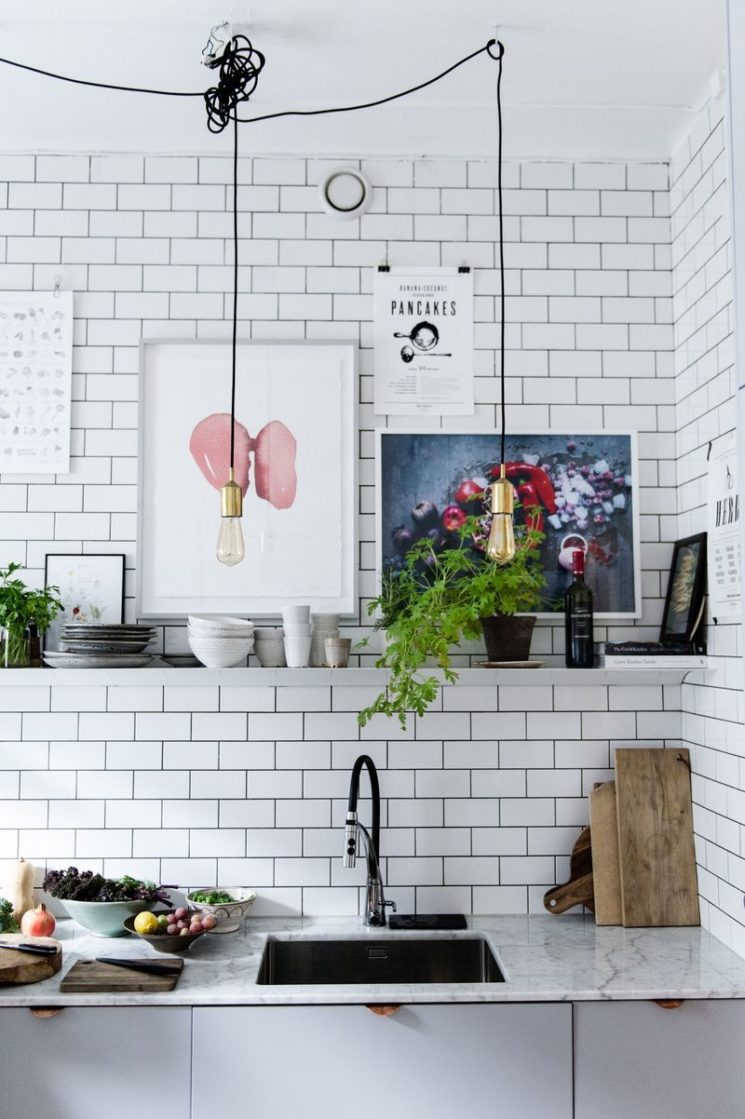 Des étagères murales design pour sa cuisine pour adoucir un décor industriel Des étagères murales design pour sa cuisine pour adoucir un décor industriel