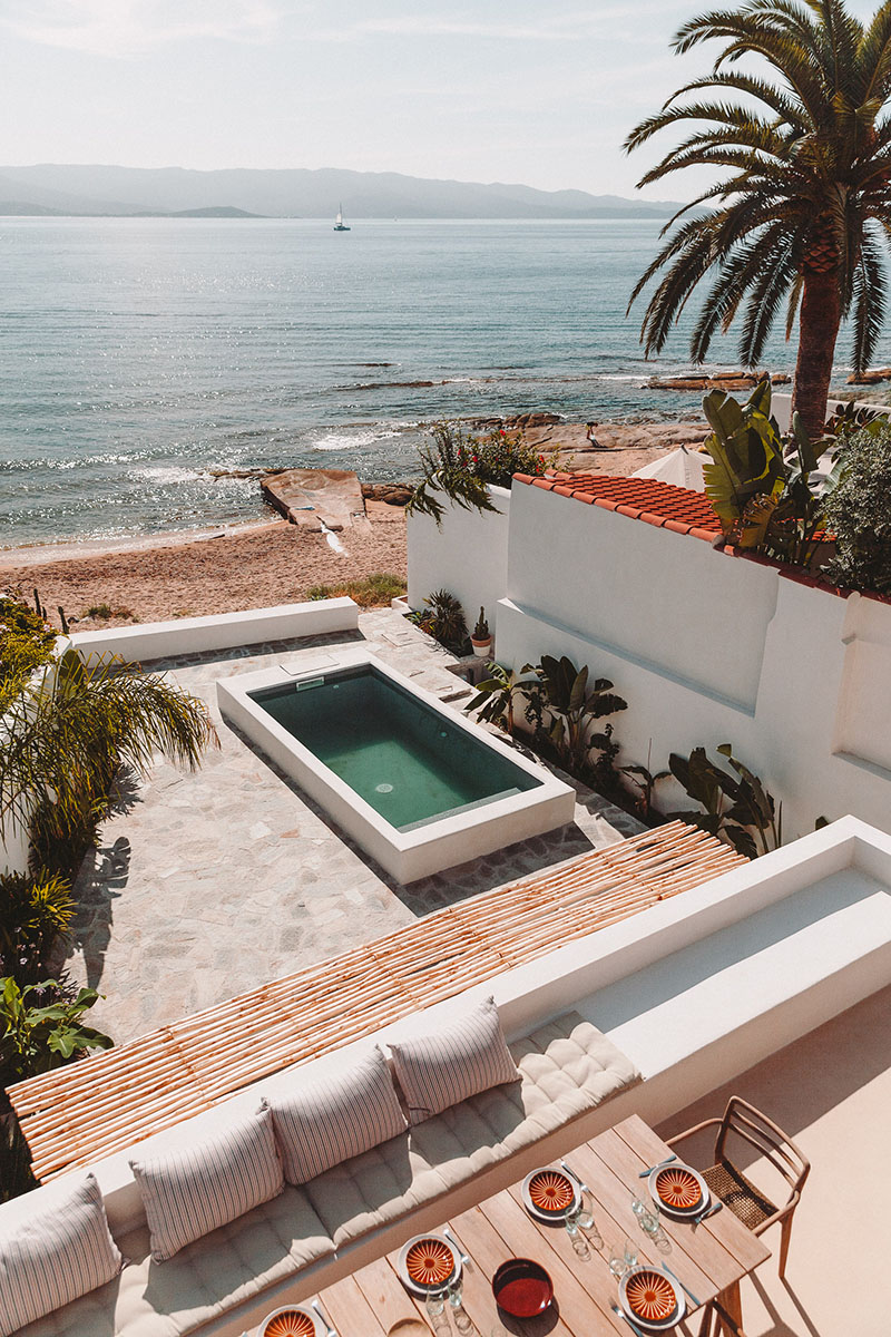 Villa Santa Teresa avec comme vue la Méditerranée au décor minimaliste, à louer près d'Ajaccio