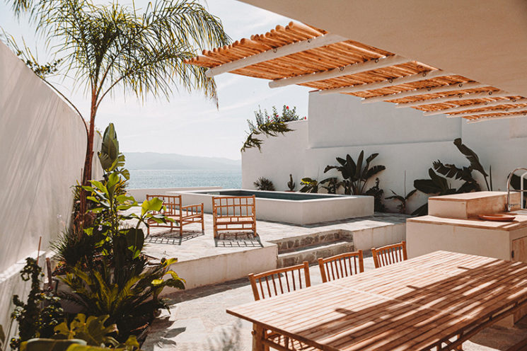 Villa Santa Teresa avec comme vue la Méditerranée au décor minimaliste, à louer près d'Ajaccio