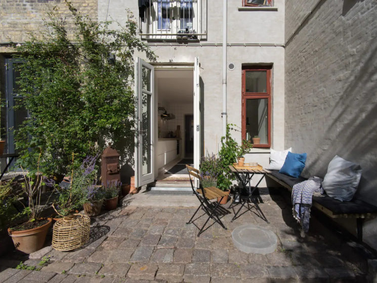 Un petit appartement design à Copenhague par Puk Sjeldan à louer sur Airbnb