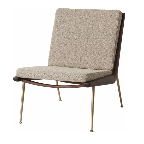 Fauteuil en noyer Karakorum 003 HM1, Boomerang, design Hvidt & Mølgaard - &Tradition