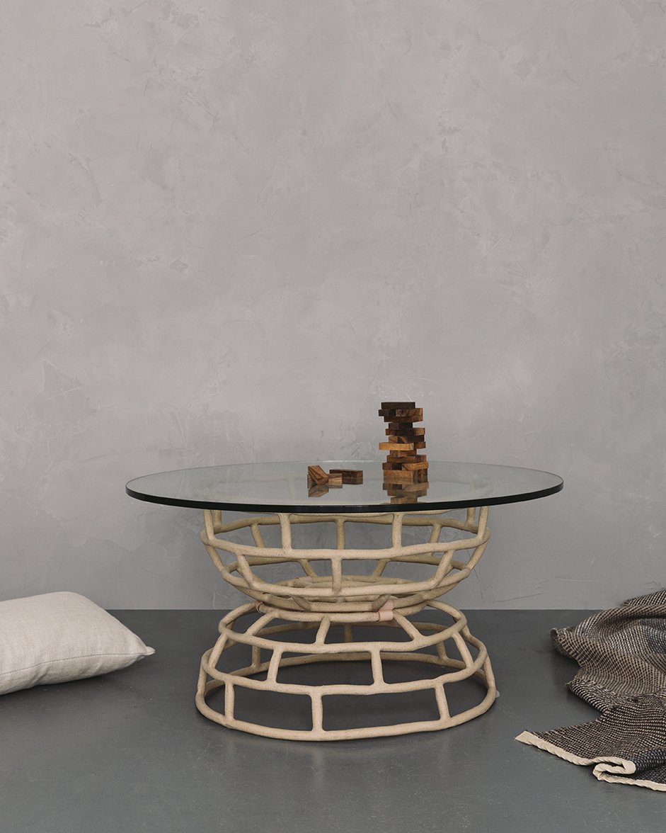 Virginia Sin, une approche design de la céramique // Table basse Truss