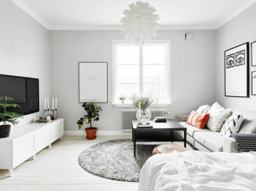 Un appartement suédois blanc en vente sur un site immobilier