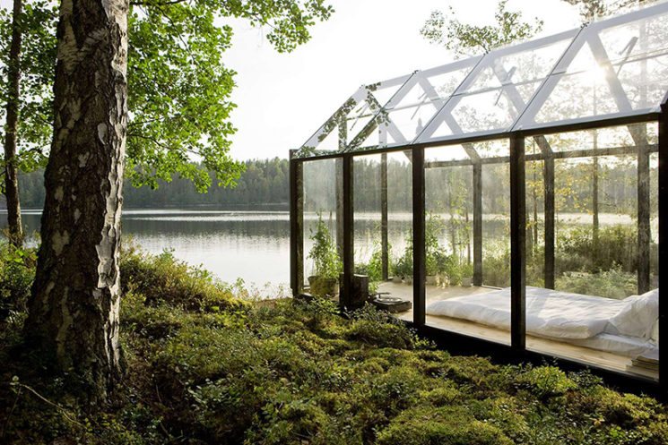 Aménager une serre comme pièce en plus au jardin // Conception : avan.to pour Jardin de Kekkilä - Une serre transformée en chambre le temps d'une nuit Aménager une serre comme pièce en plus au jardin // Conception : avan.to pour Jardin de Kekkilä - Une serre transformée en chambre le temps d'une nuit