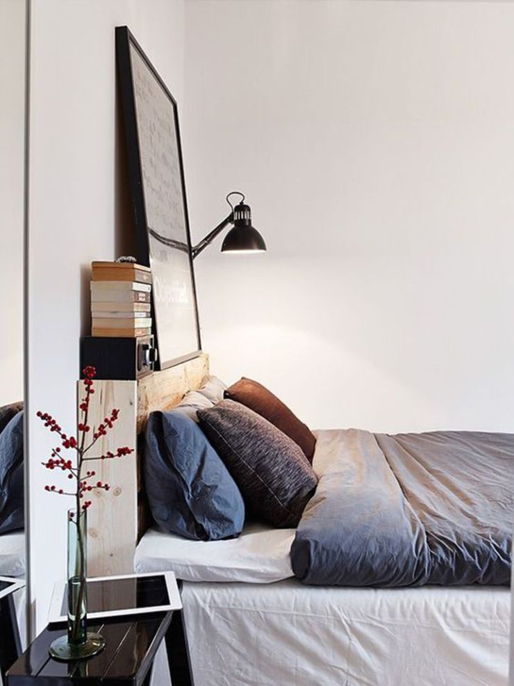 10 idées déco pour une chambre à coucher stylée // Se créer un muret ou poser une tablette comme ici avec de simples planches de pin