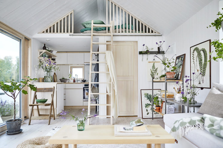 Maisons cabanes, maisons d'été en préfabriqué par la société suédoise Sommernöjen // Tout organiser dans 25 m2