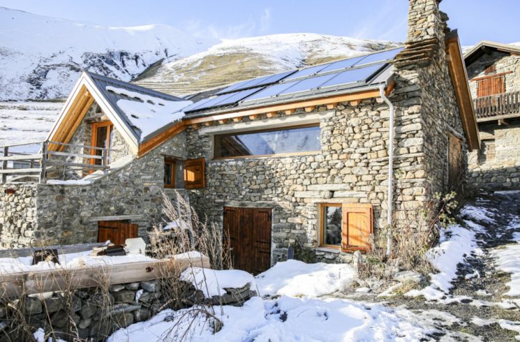 Réflexion sur l'art de rénover l'ancien // Réalisation Richard Vieux // Réhabilitation complète d'un chalet dans le Vercors