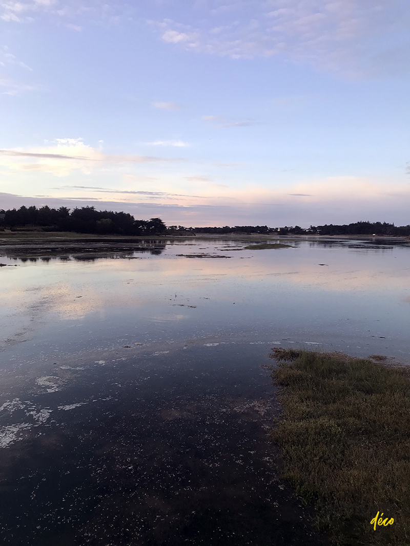 La lagune de Sables-d'Or-Les-Pins, cote d'Armor