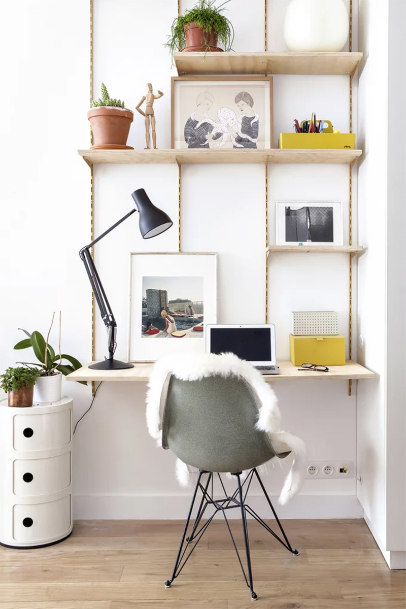 Bureau mural avec support en laiton et contreplaqué // Atelier Baptiste Légué - Appartement Paradis à Paris