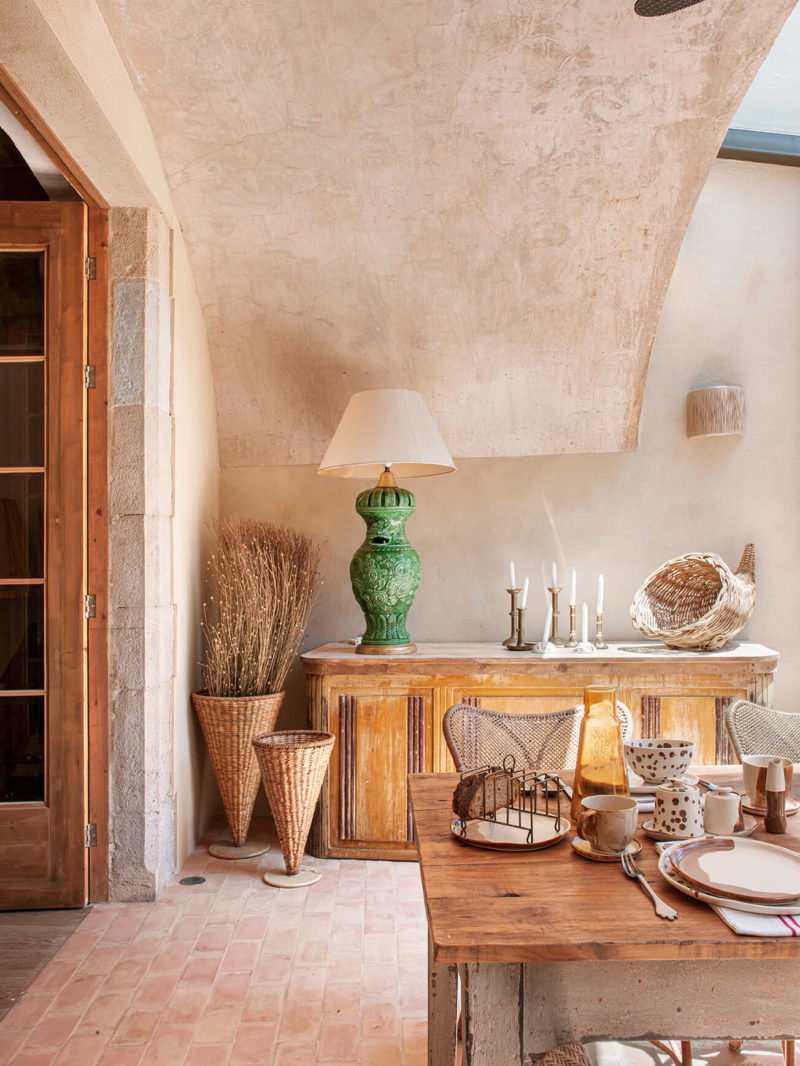 Hôtel La Bionda par le duo de décorateurs Quintana Partners à Begur, Espagne // Style brocante chic