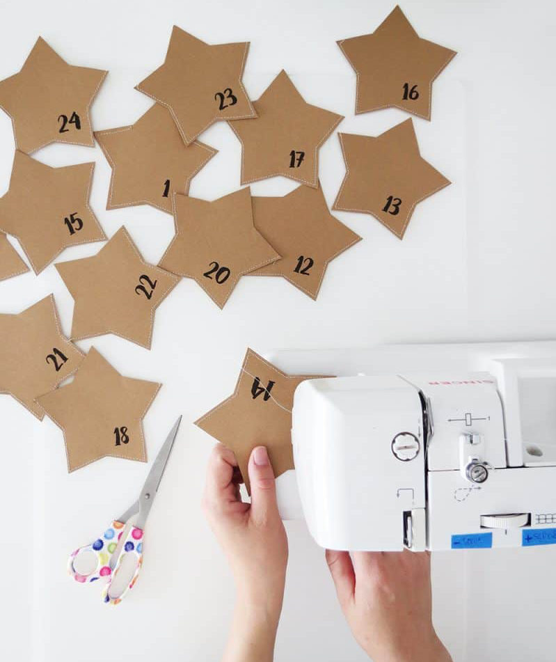 Calendrier de l'avent DIY en forme d'étoiles à retrouver sur ohohdeco.com