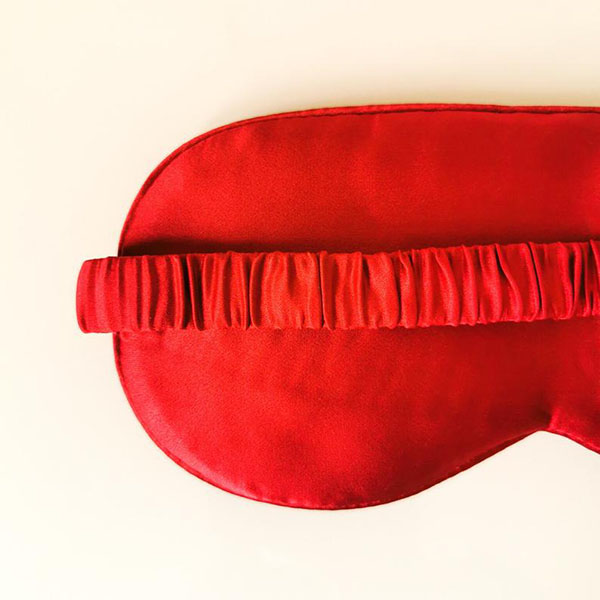 Masque en soie rouge - Boutique Etsy PariShanghai