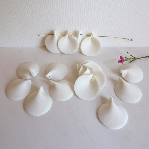 Perles pétales en porcelaine de Limoges - Boutique Etsy Atelier élement-terre