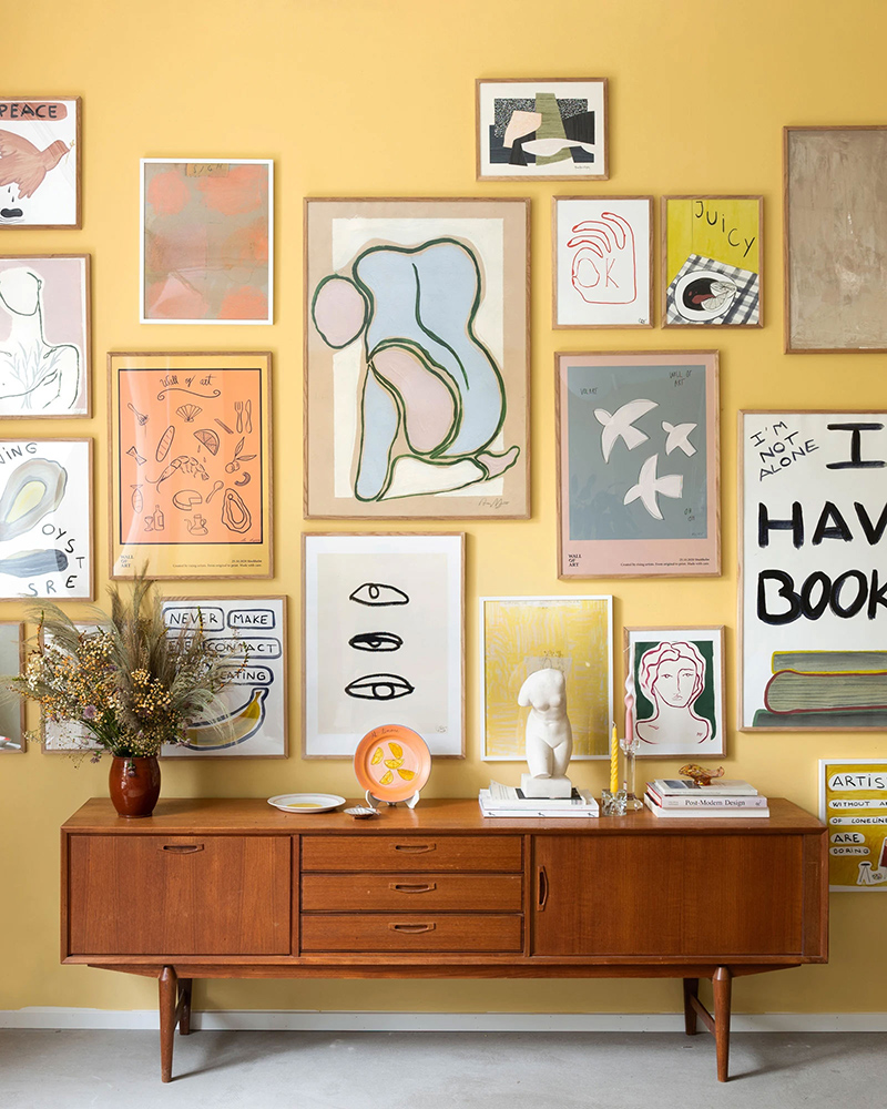 Wall of art - Inspiration Mur de cadres ludiques sur fond pastel