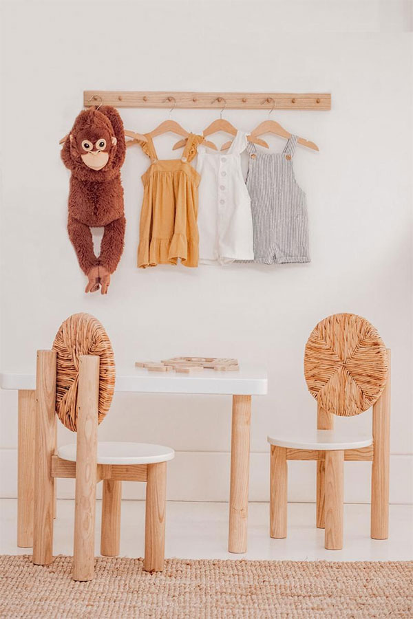 etsy-HappyPlaceTR_CHAISE-EN-BOIS-HAPPYKIDS