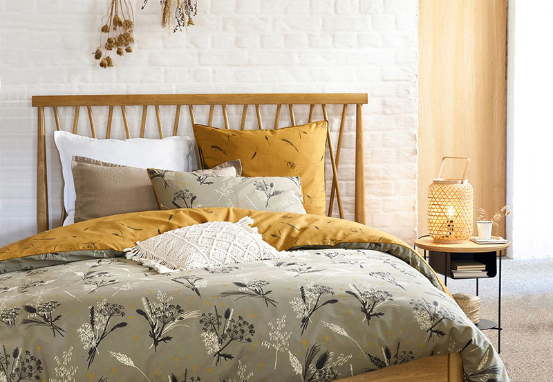 Catalogue La redoute Intérieurs - Chambre de style "bohème ethnique" avec une lampe en bambou, ISKA