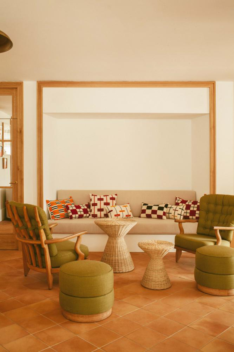 Hôtel Lou Pinet, Saint Tropez - Couleurs solaires, mobilier chic et rétro revisité