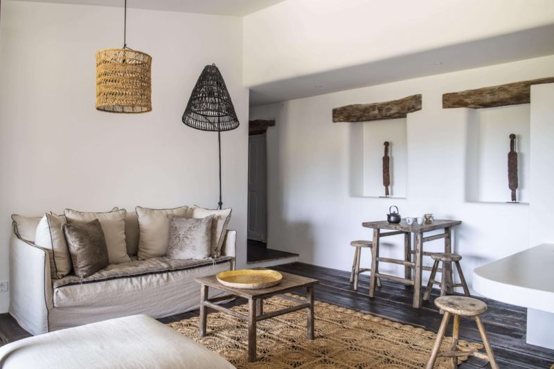 Rustique wabi sabi : Les suites du domaine de Castellas