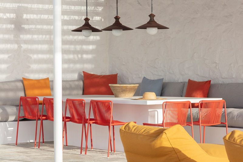 [ Décors des îles grecques ] Hôtel Papyrella à Mykonos // Aménagements extérieurs colorés