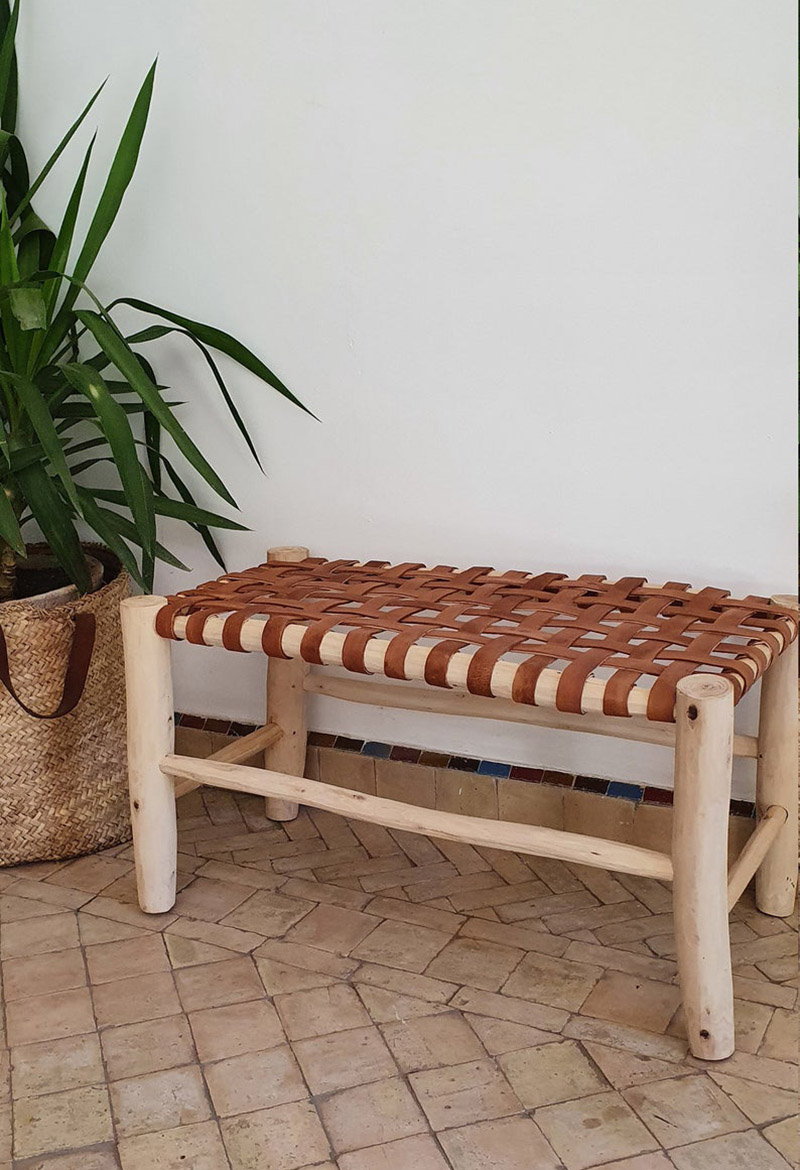 Banc marocain en bois massif et cuir camel - Boutique Etsy Libitii