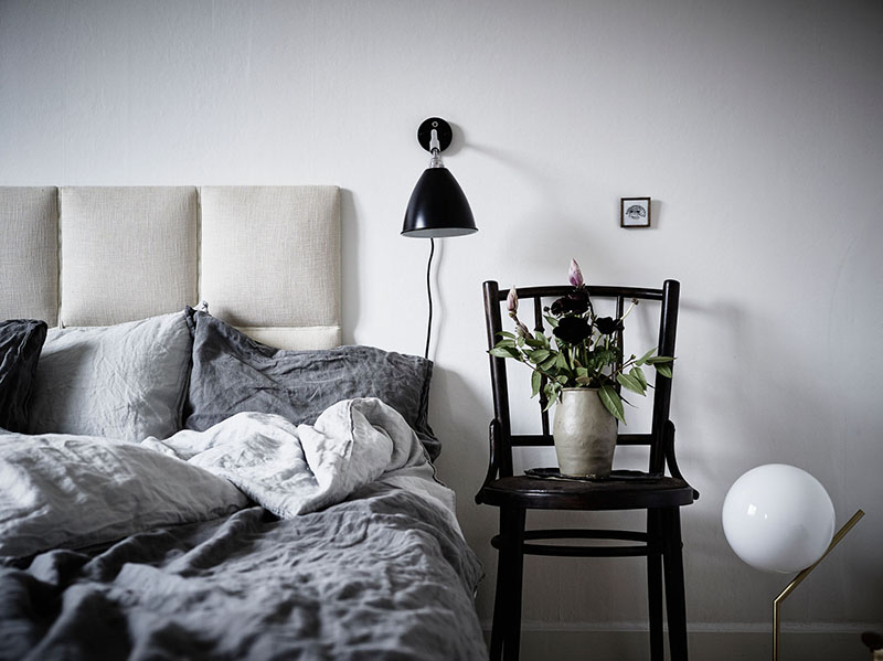 Une chambre design de style scandinave dans les tonalités de gris
