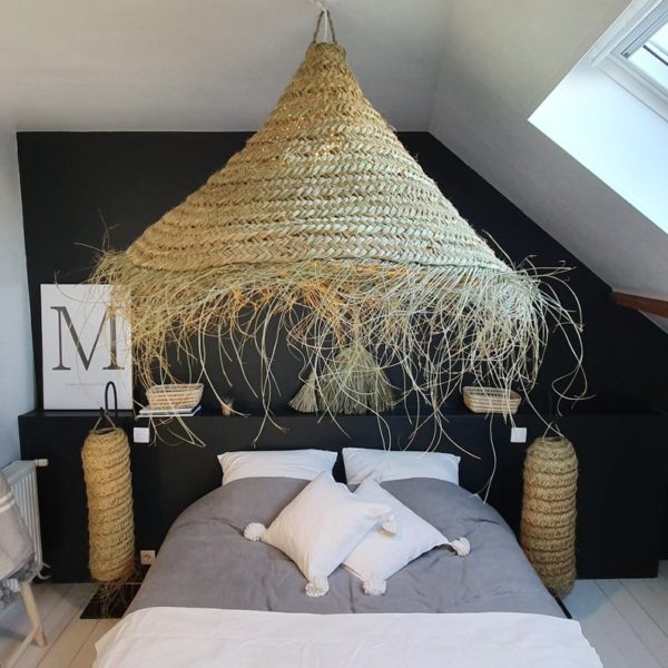 Suspension Doum en paille tressée forme parasol, sur la boutique Bohome Living.