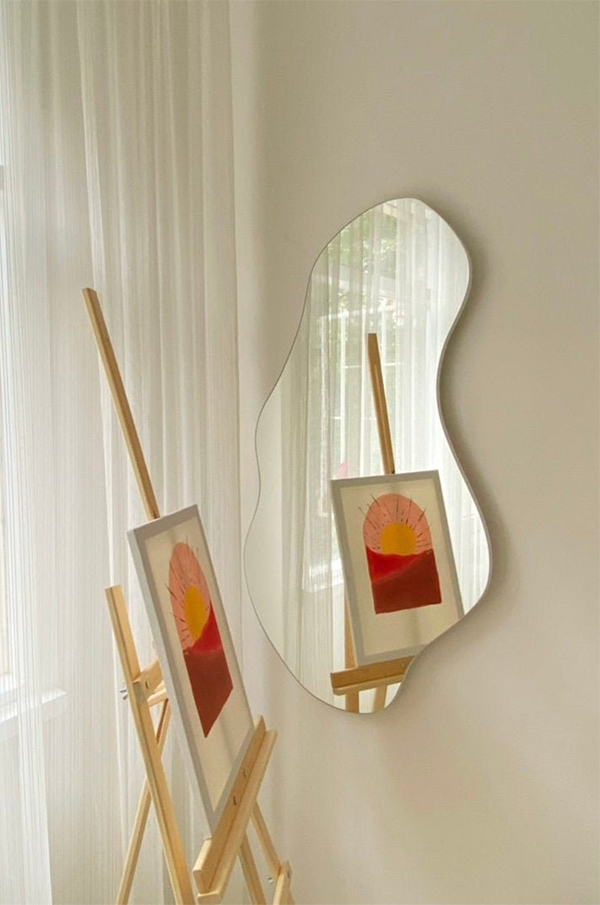 Miroir asymétrique ondulé, sur la boutique Etsy Mirror Lab Art