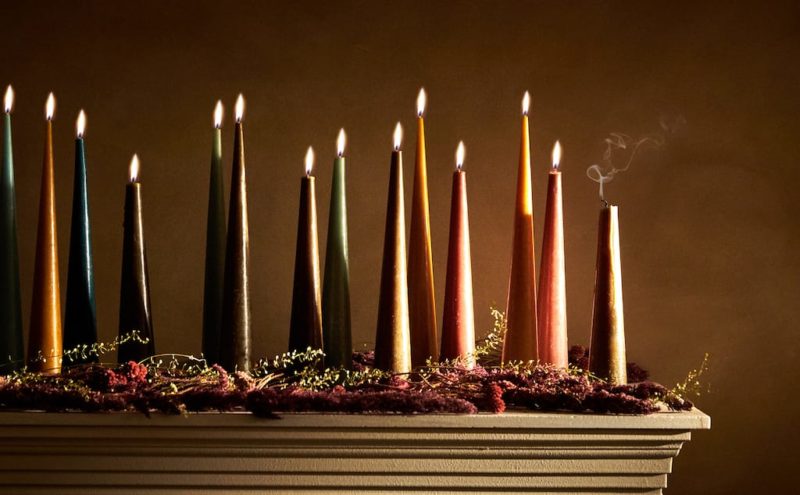 Catalogue de Noël 2021 Zara Home - Mettre en scène des bougies colorées