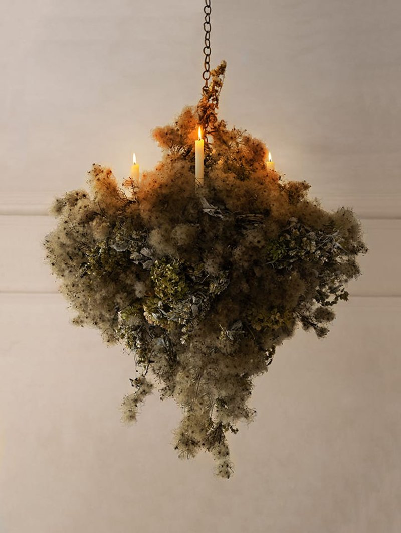 Des compositions végétales sculpturales pour Noël // Christmas at home par <em>Zara Home</em> 2021