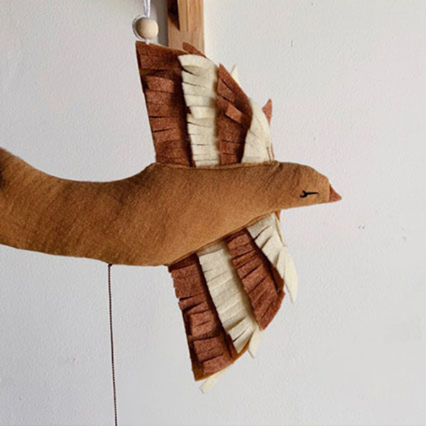 etsy-BebeSauvage_hirondelle-a-suspendre-lenvol