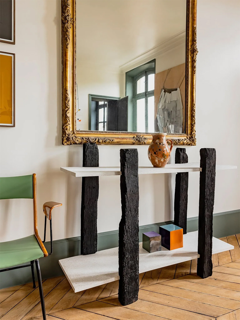 Leçon de style avec cette 2e résidence, signée Merci Paris - La mise en scène d'œuvres d'art, de mobilier de brocante et d'objet design