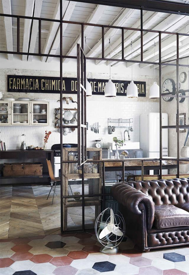 Adopter un canapé ou un fauteuil Chesterfield // Loft à Milan - Design intérieur : studio The Chic Fish - Décor industriel