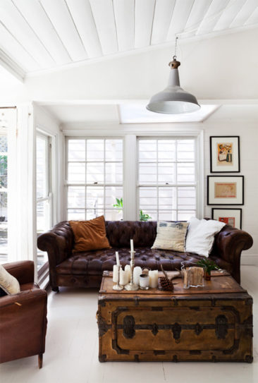 Adopter un canapé ou un fauteuil Chesterfield // La maison de Andrea Millar à Sydney - Style d'inspiration scandinave