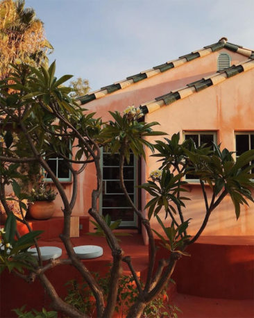 L'univers d'un esthète à Los Angeles de @flamingo_estate // L'hacienda rénovée