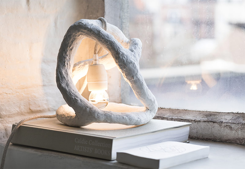 Lampe de table en céramique, Sculpture, design : Marie Michielssen pour Serax