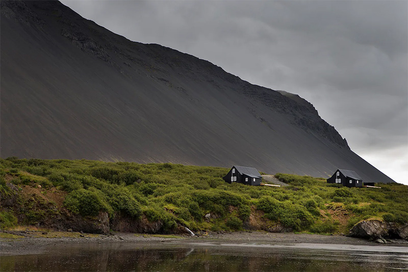 The Black house, une maison d'hôtes, au cœur d'un paysage grandiose en Islande