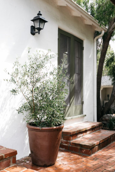 Une maison à Los Angeles // Huisseries extérieures en kaki