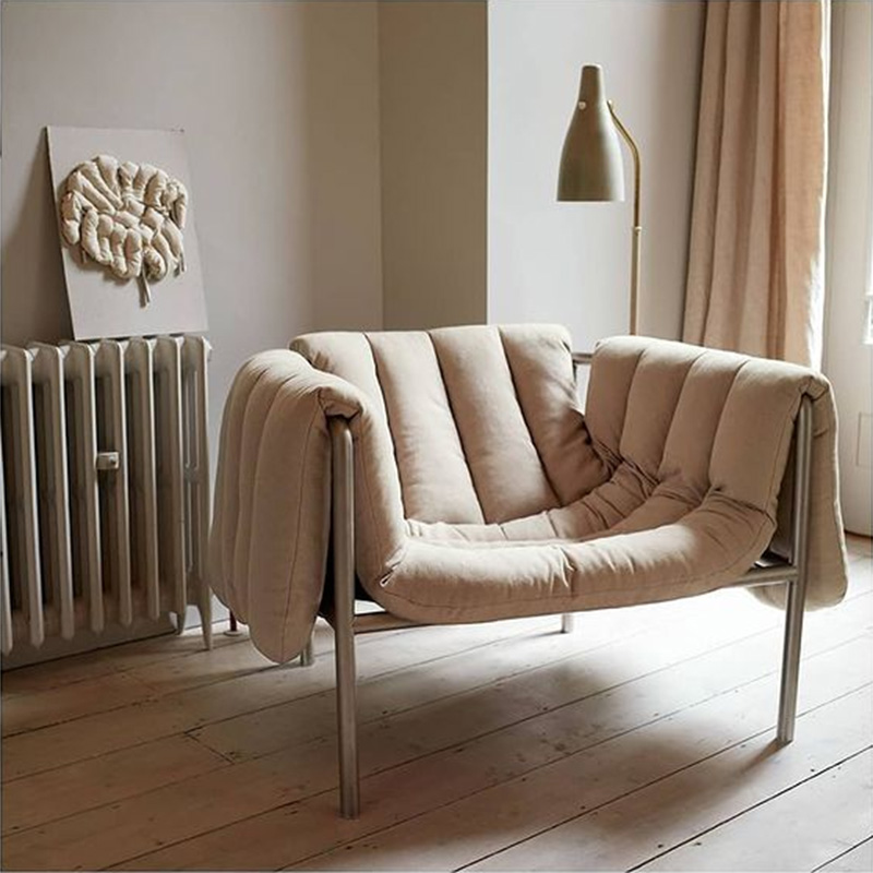 L'univers totémique de @t_o_o_g_o_o_d // Toogood x Hem’s Puffy Lounge Chair in Natural cotton