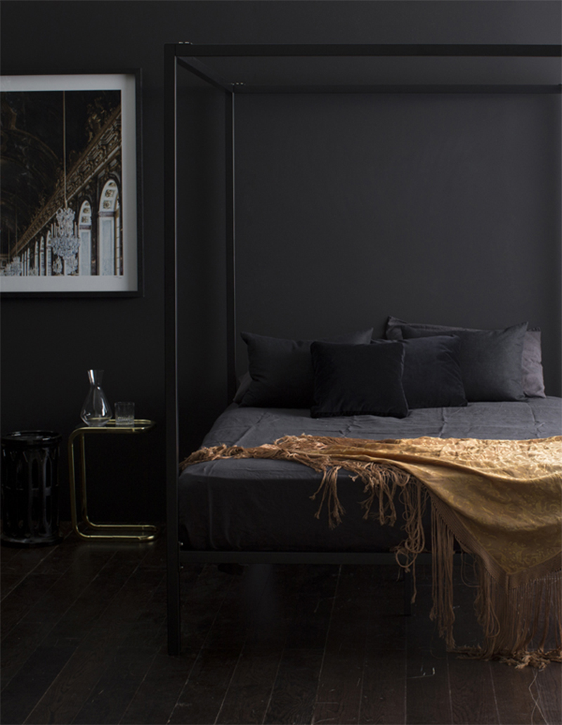 Une chambre en total look noir