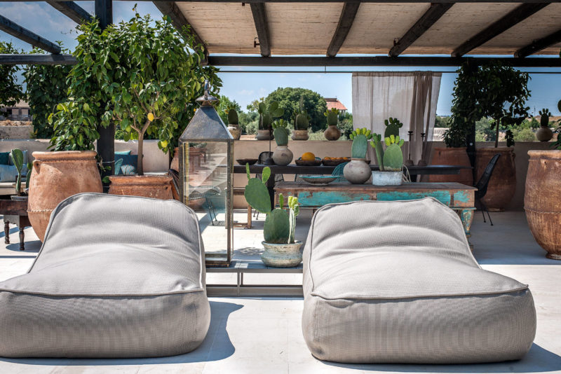 Une pergola bois et métal pour un style méditerranéen