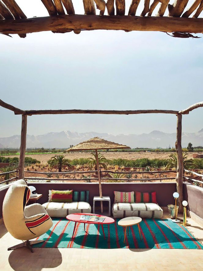 La terrasse bohème de l'hôtel Fellah au Maroc La terrasse bohème de l'hôtel Fellah au Maroc