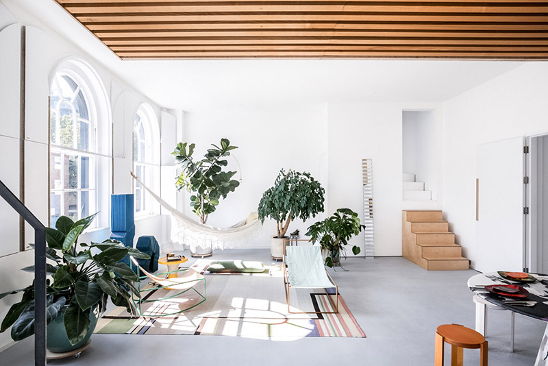 Un loft lumineux et design dans une ancienne chapelle