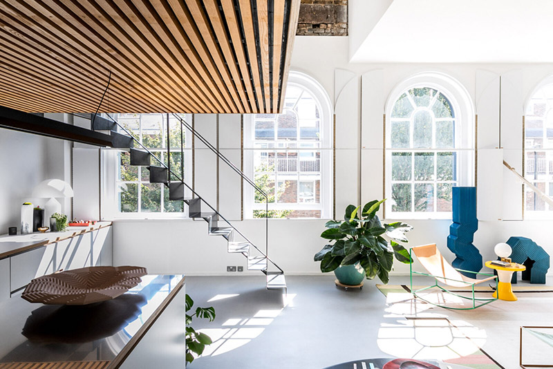 Installation d'une mezzanine au dessus de la cuisine et du coin repas