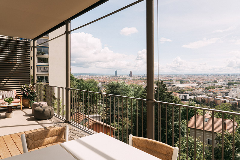 Une terrasse avec vue imprenable sur Lyon