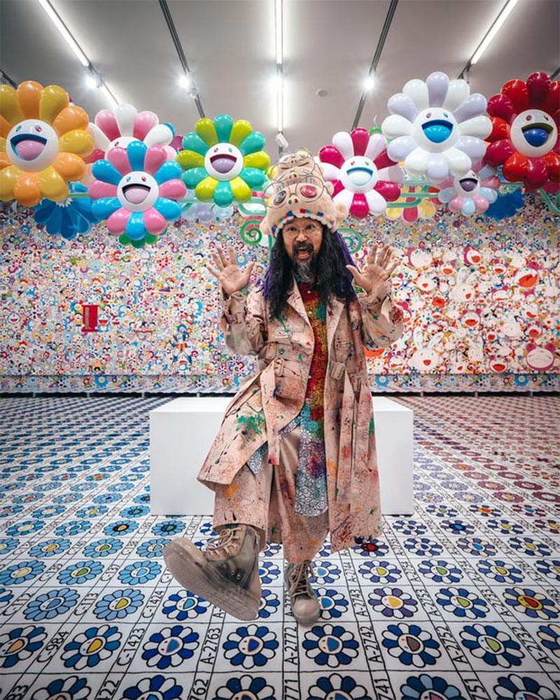 Portrait de l'artiste japonais Takashi Murakami en plein délire régressif