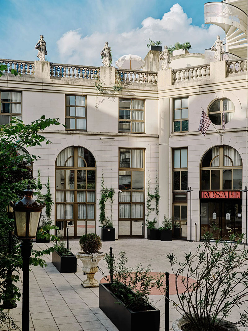 L'entrée de l'hôtel Rosalie, à une centaine de mères de la place d'Italie