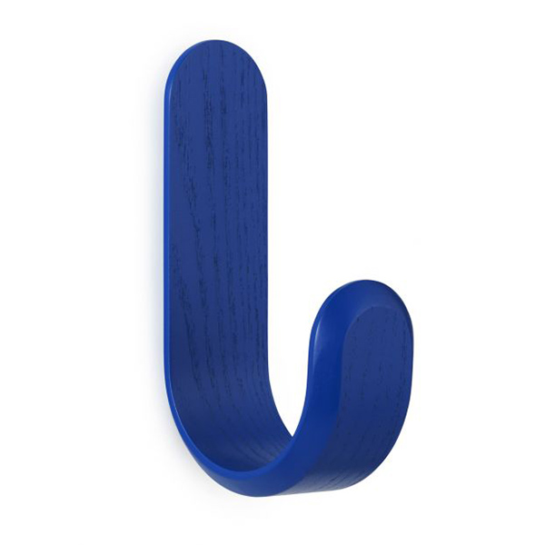Patère bleu roi, Curve, design : Peter Johansen pour Norman Copenhagen