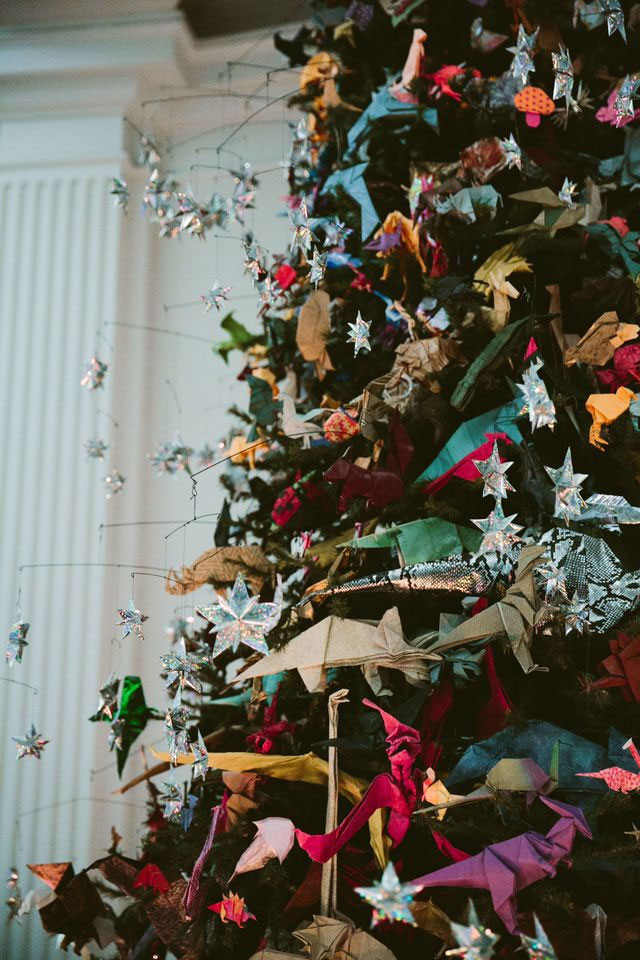 Un sapin de Noël qui croule sous la déco