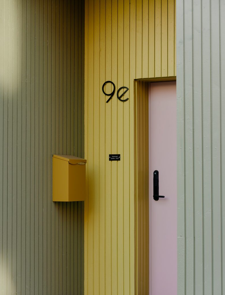 Mise en couleur d'extérieur dans un quartier d'Oslo