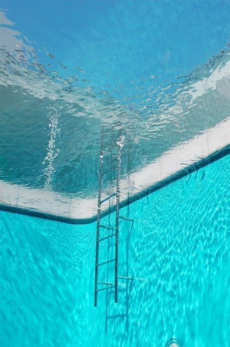 La piscine en trompe l'oeil de l'artiste argentin Leandro Erlich au Japon